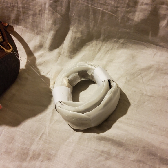 Brand new Michael Kors mini purse - Picture 4 of 6